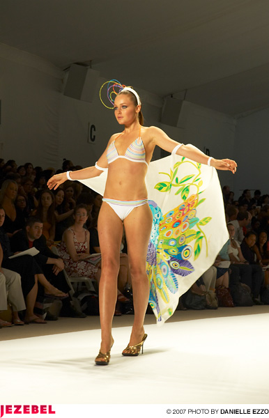 Illustration for article titled Gottex Spring/Summer '08 Show & Scene